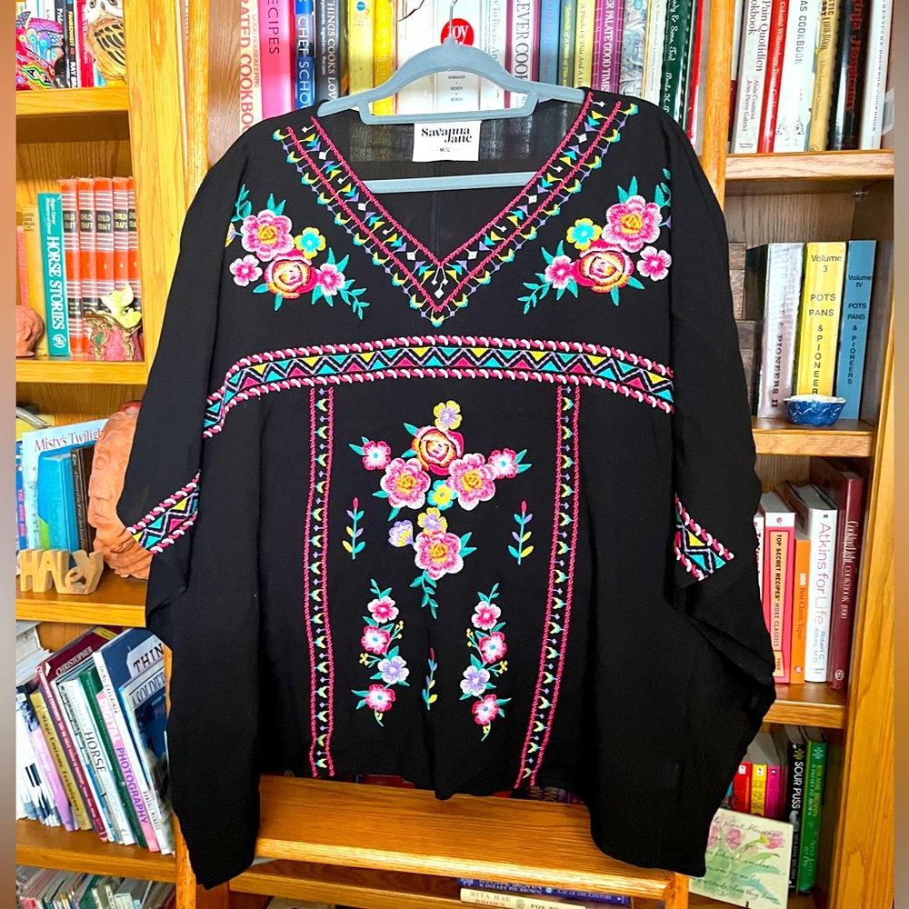 Like New Savanna Jane Embroidered Top, M/L